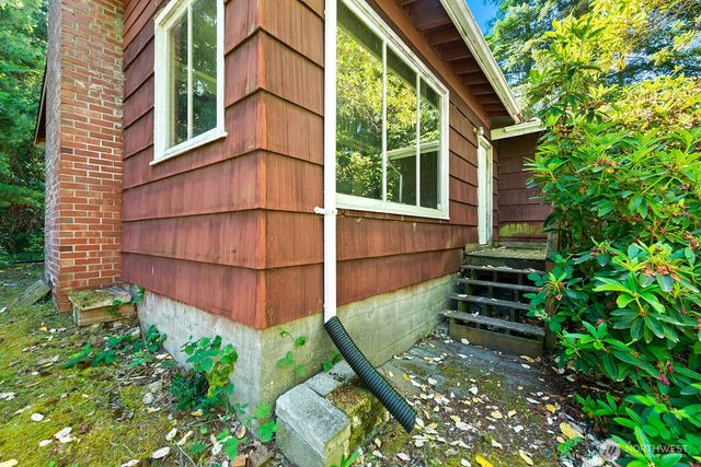 17552 12th Avenue NE, Shoreline, WA 98155