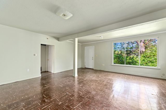 17552 12th Avenue NE, Shoreline, WA 98155
