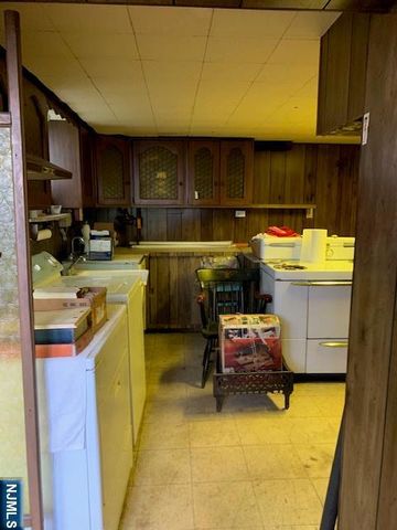 415 Hillside Avenue, Clifton, NJ 07110