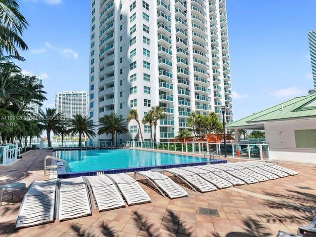 41 SE 5th St 1006, Miami, FL 33131