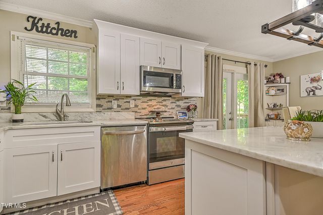2805 Sumpter Drive, Johnson City, TN 37604