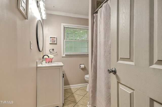 2805 Sumpter Drive, Johnson City, TN 37604