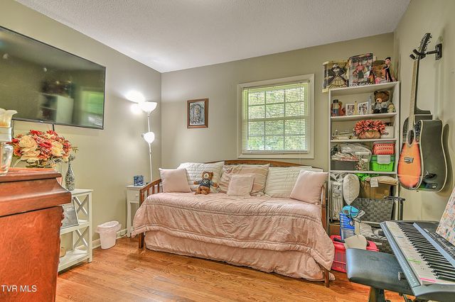 2805 Sumpter Drive, Johnson City, TN 37604