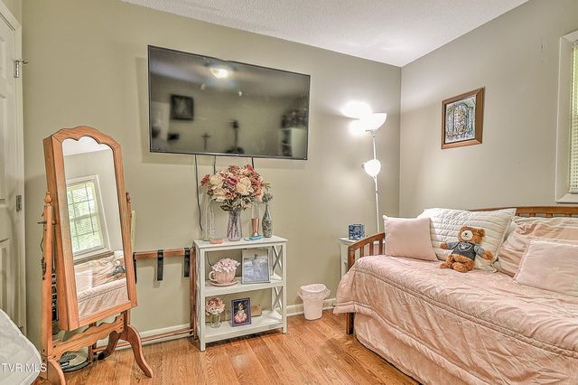 2805 Sumpter Drive, Johnson City, TN 37604