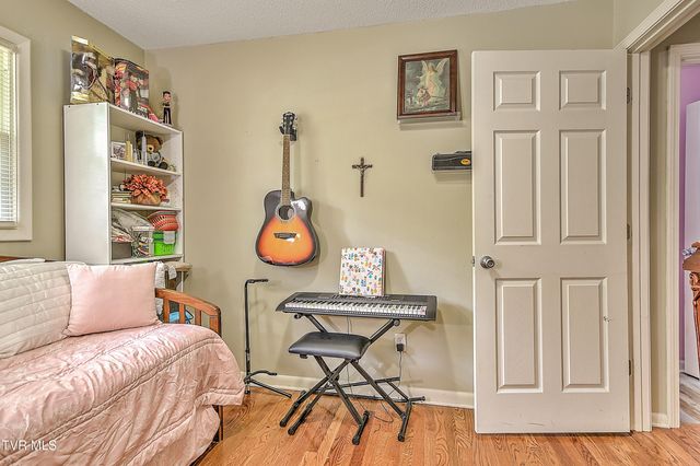 2805 Sumpter Drive, Johnson City, TN 37604