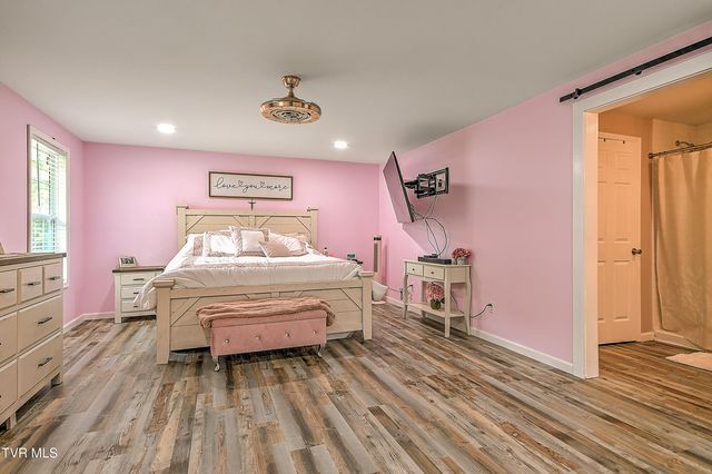 2805 Sumpter Drive, Johnson City, TN 37604