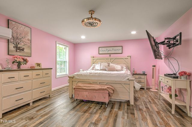 2805 Sumpter Drive, Johnson City, TN 37604