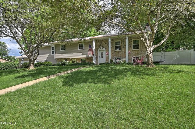 2805 Sumpter Drive, Johnson City, TN 37604