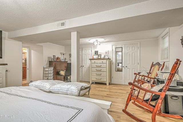 2805 Sumpter Drive, Johnson City, TN 37604