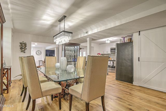 2805 Sumpter Drive, Johnson City, TN 37604