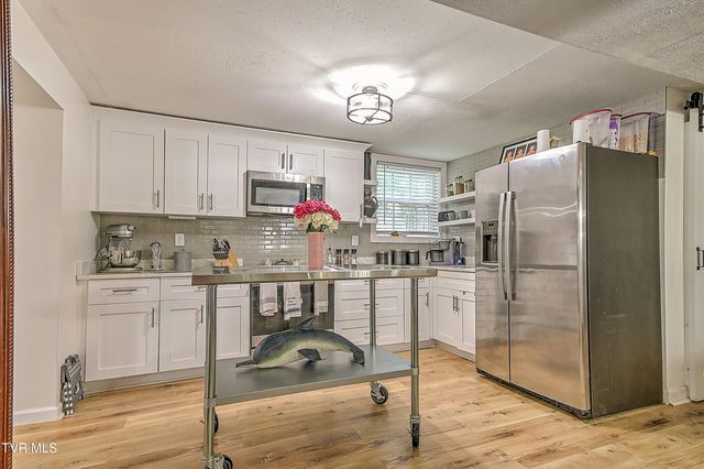 2805 Sumpter Drive, Johnson City, TN 37604