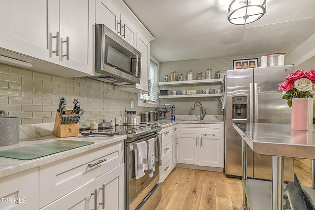 2805 Sumpter Drive, Johnson City, TN 37604