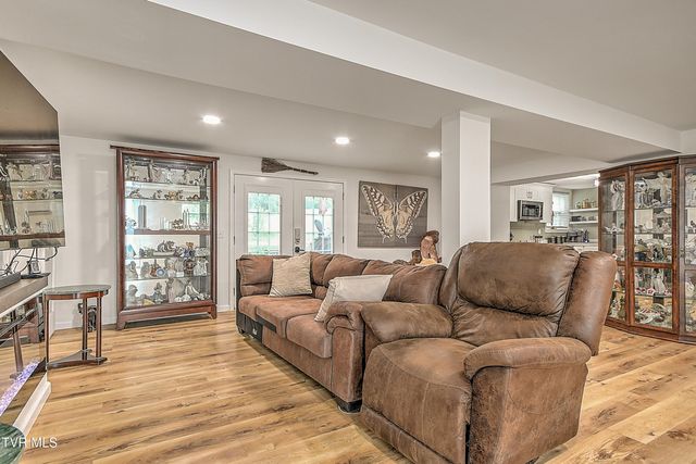 2805 Sumpter Drive, Johnson City, TN 37604