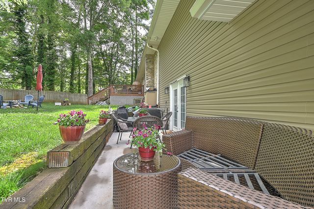 2805 Sumpter Drive, Johnson City, TN 37604