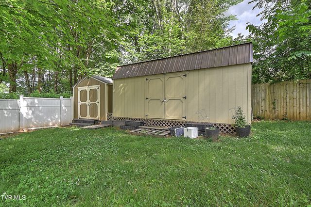2805 Sumpter Drive, Johnson City, TN 37604