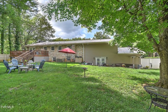 2805 Sumpter Drive, Johnson City, TN 37604