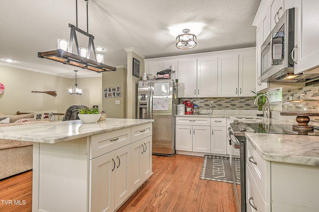2805 Sumpter Drive, Johnson City, TN 37604