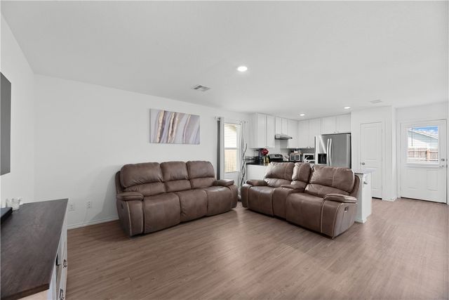 1104 Demeter Dr, Portland, TX 78374