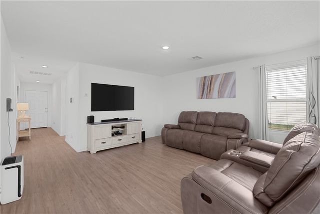 1104 Demeter Dr, Portland, TX 78374