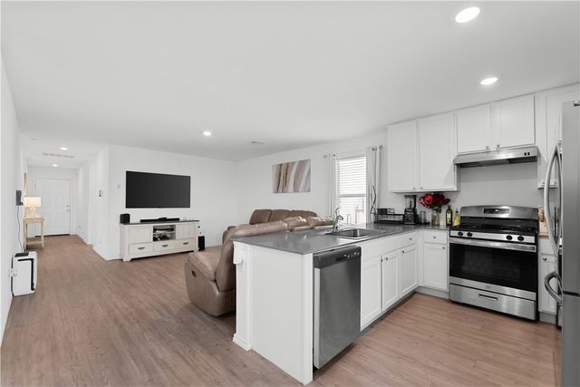 1104 Demeter Dr, Portland, TX 78374