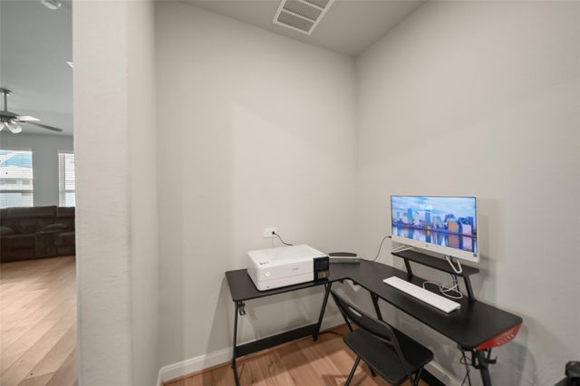 831 Cloverdale Drive, Rosharon, TX 77583