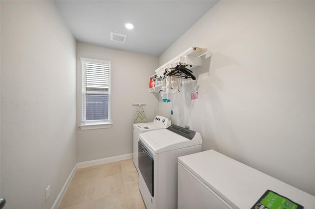 831 Cloverdale Drive, Rosharon, TX 77583