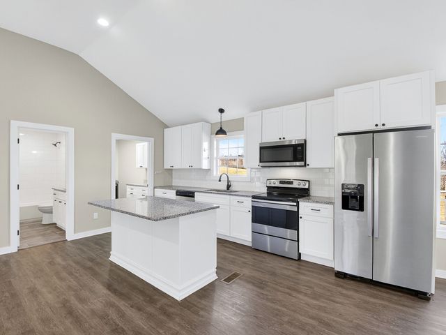 621 Womack Rd, Bethpage, TN 37022