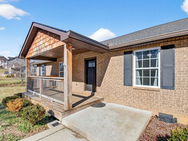 621 Womack Rd, Bethpage, TN 37022