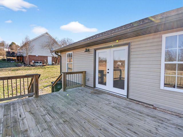 621 Womack Rd, Bethpage, TN 37022
