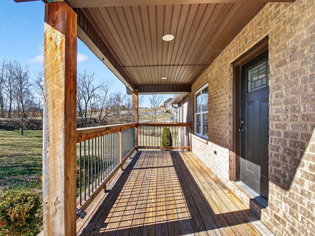621 Womack Rd, Bethpage, TN 37022