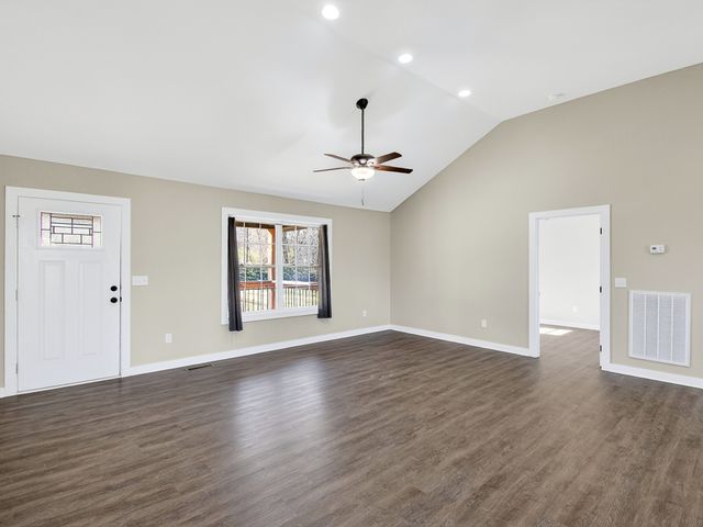 621 Womack Rd, Bethpage, TN 37022