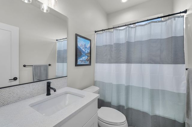 3859 NE Oakside Loop, Bend, OR 97701