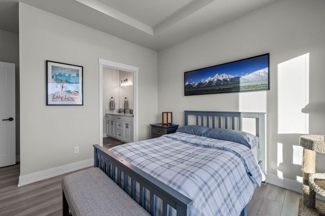 3859 NE Oakside Loop, Bend, OR 97701