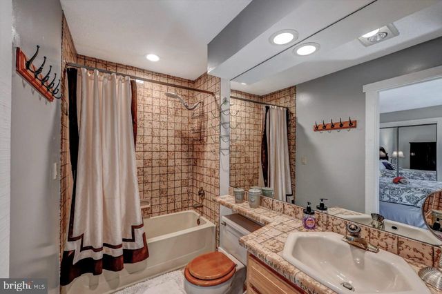 116 SNOW RIDGE CIR, Lake Harmony, PA 18624