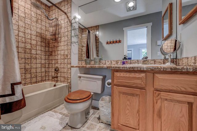 116 SNOW RIDGE CIR, Lake Harmony, PA 18624