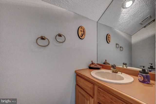 116 SNOW RIDGE CIR, Lake Harmony, PA 18624