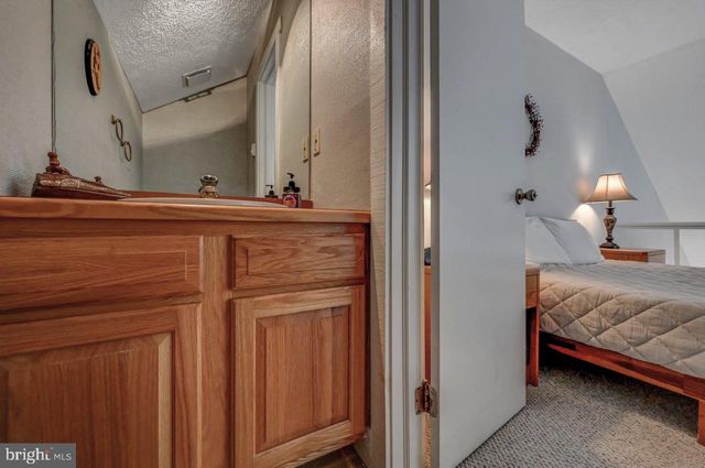 116 SNOW RIDGE CIR, Lake Harmony, PA 18624