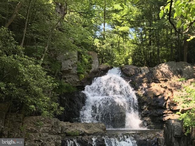 116 SNOW RIDGE CIR, Lake Harmony, PA 18624