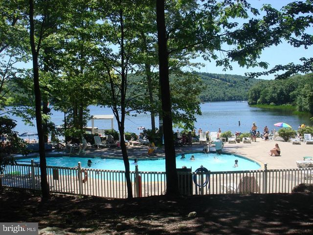 116 SNOW RIDGE CIR, Lake Harmony, PA 18624