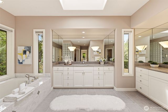 16102 SE Cougar Mountain Way, Bellevue, WA 98006