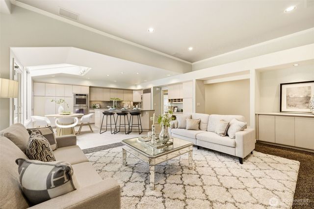 16102 SE Cougar Mountain Way, Bellevue, WA 98006