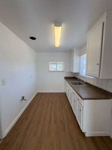1242 E Shields Avenue, Fresno, CA 93704