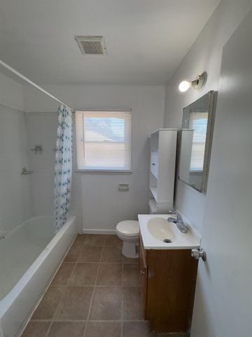 1242 E Shields Avenue, Fresno, CA 93704