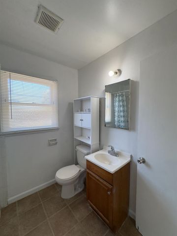 1242 E Shields Avenue, Fresno, CA 93704