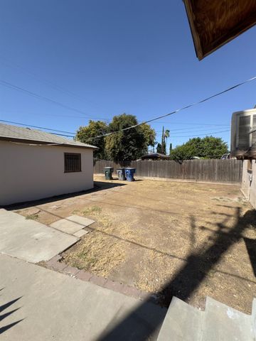 1242 E Shields Avenue, Fresno, CA 93704