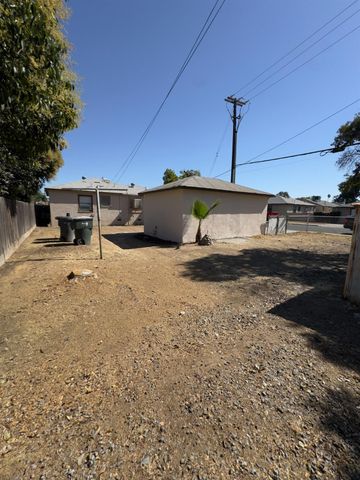 1242 E Shields Avenue, Fresno, CA 93704