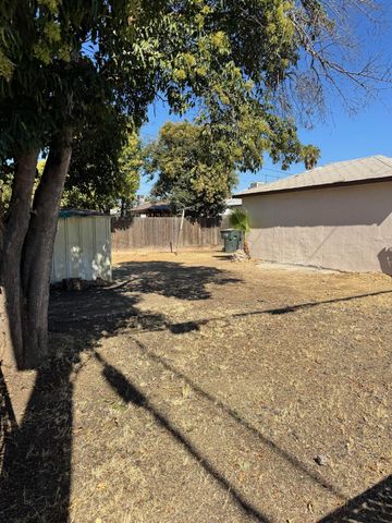 1242 E Shields Avenue, Fresno, CA 93704