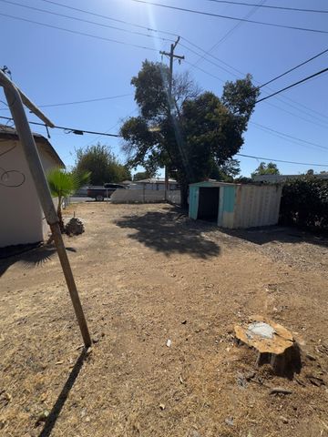 1242 E Shields Avenue, Fresno, CA 93704
