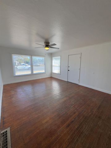 1242 E Shields Avenue, Fresno, CA 93704