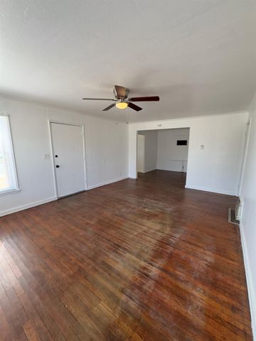 1242 E Shields Avenue, Fresno, CA 93704